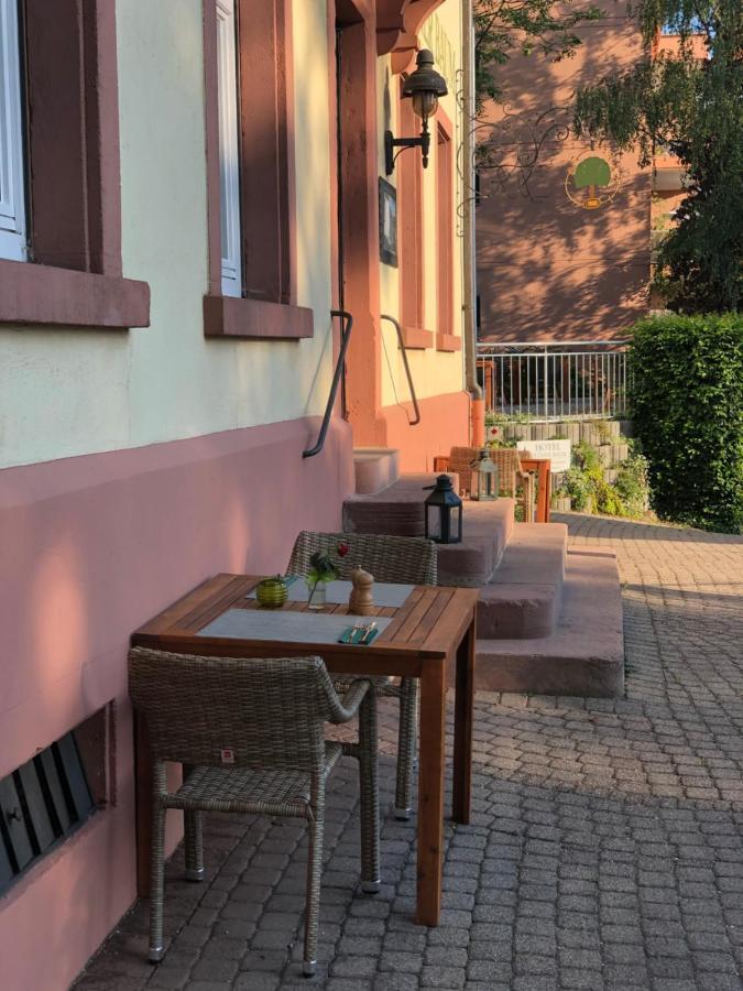 Hotel & Restaurant Gruener Baum Merzhausen Bagian luar foto